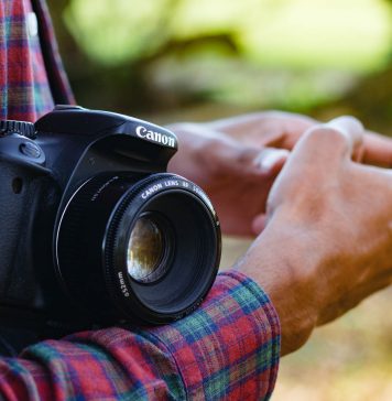 Young Black Job Seekers Spruce up Resumes, Aviation Careers Opening